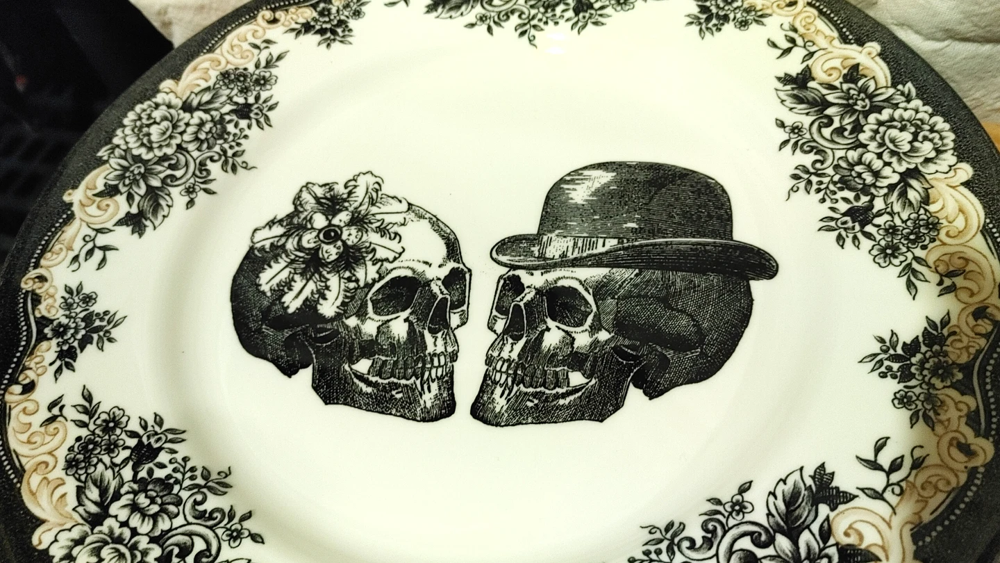 Halloween gothic pattern plates - photo 2