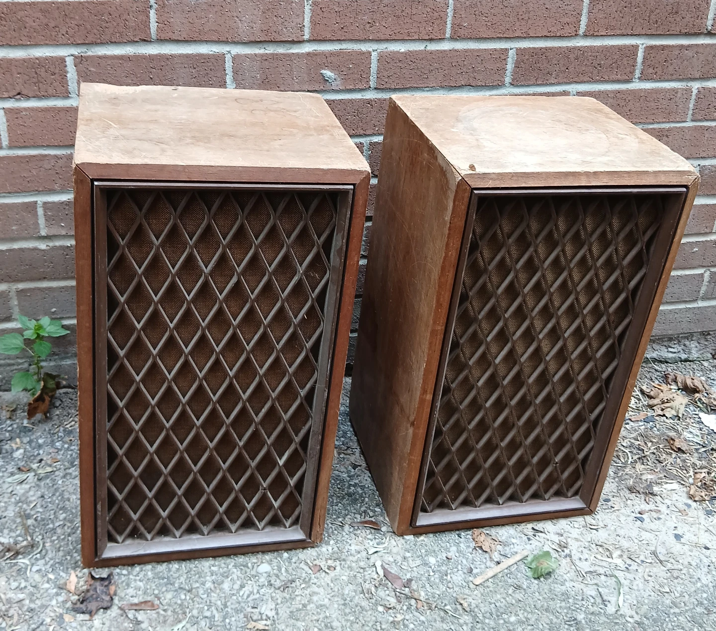 Pair of Radio Shack Nova-7B Speakers