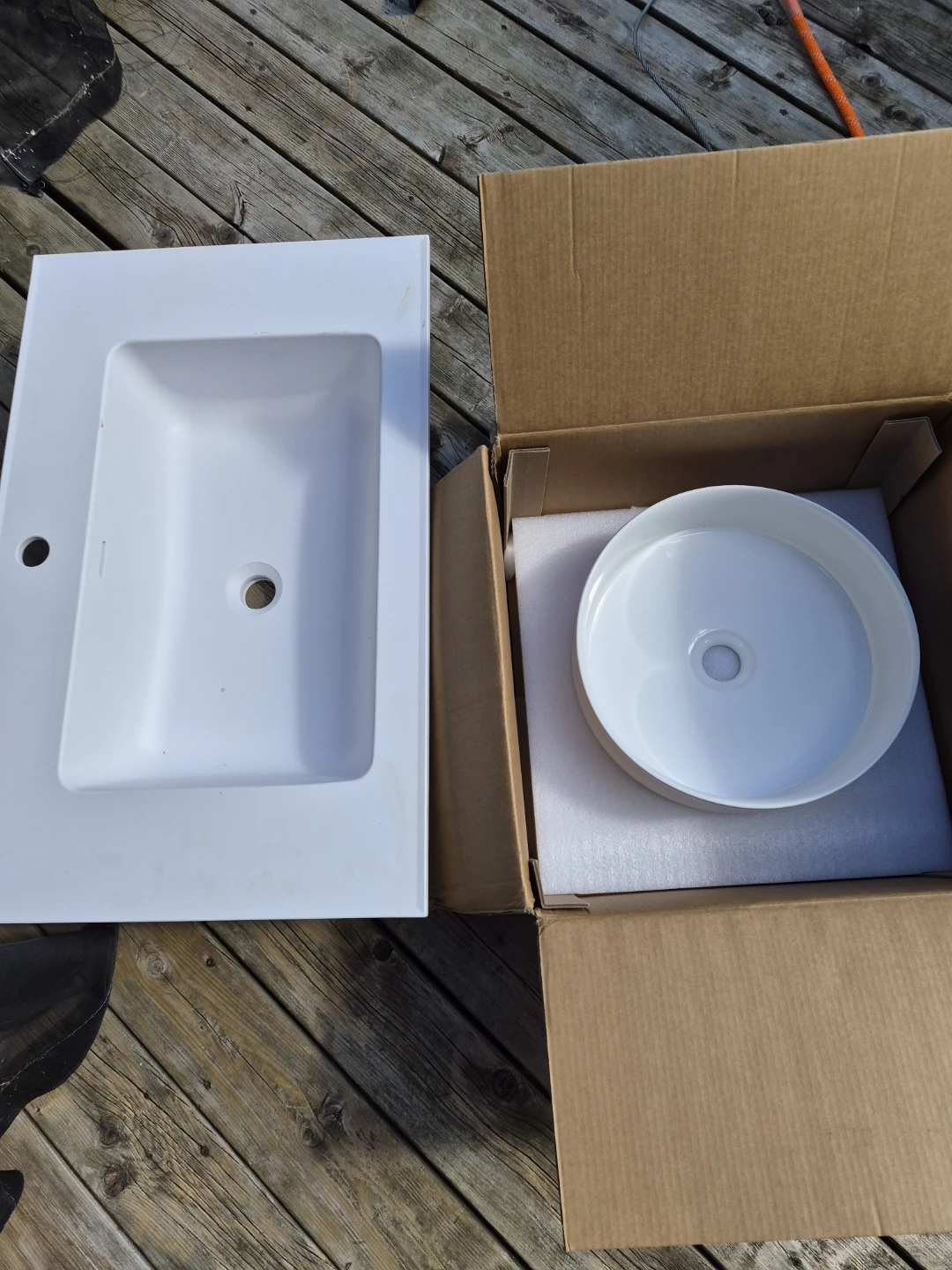 Bathroom sink set