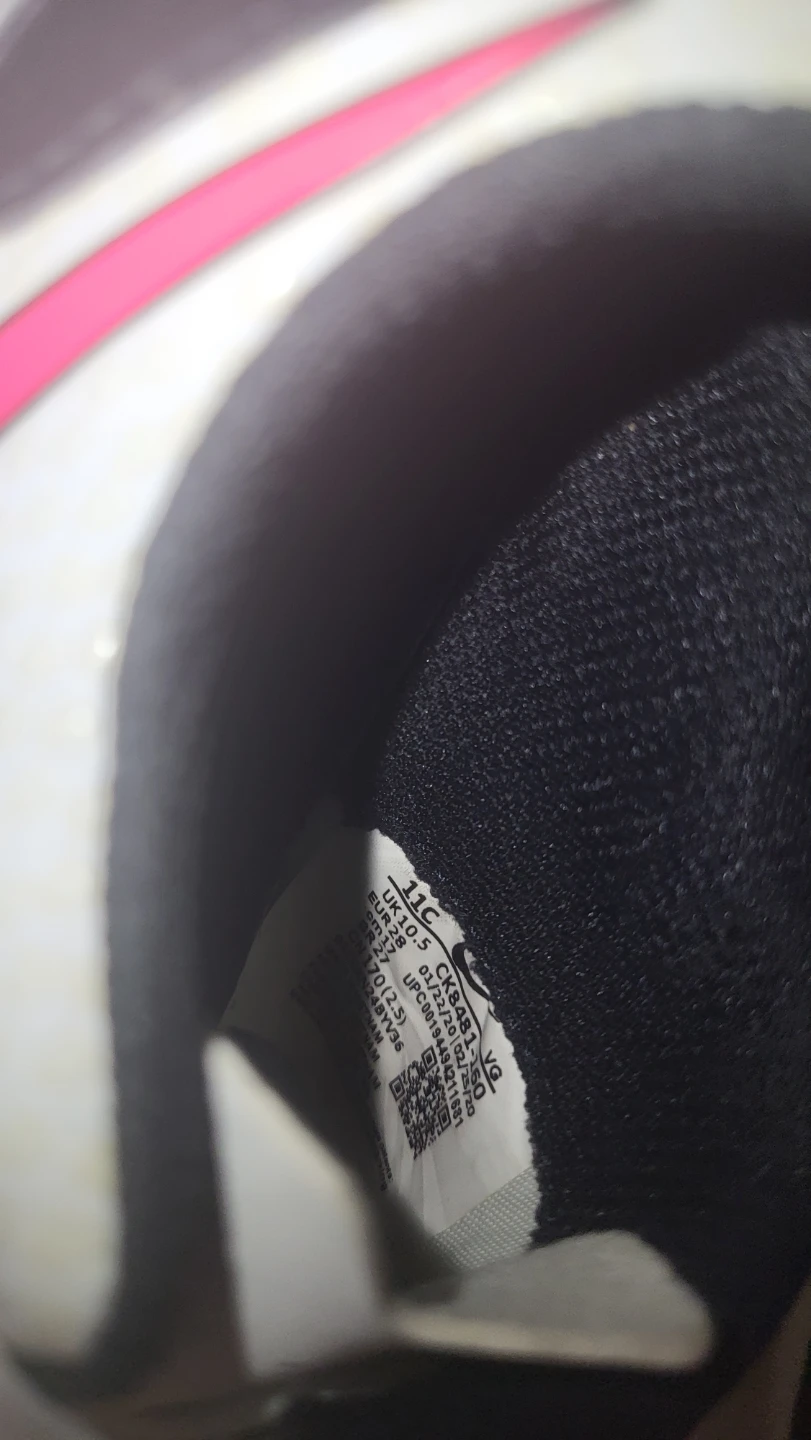 Nike Phantom GT soccer shoes - photo 3