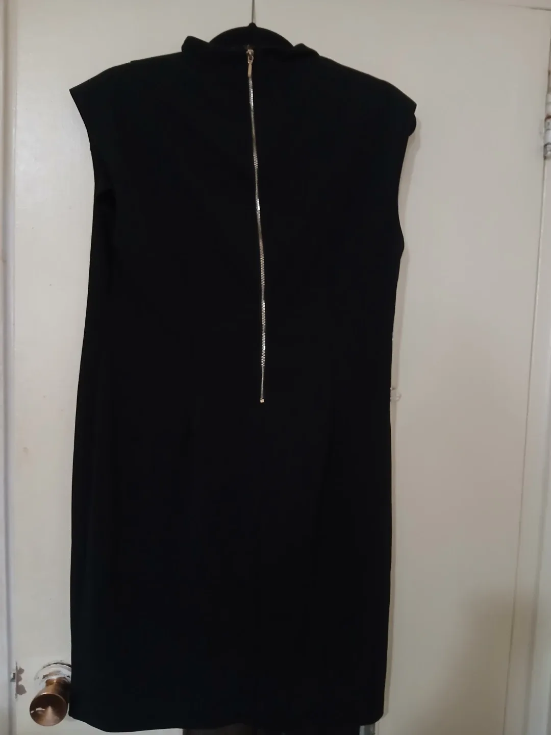Black sleeveless shift dress - photo 2