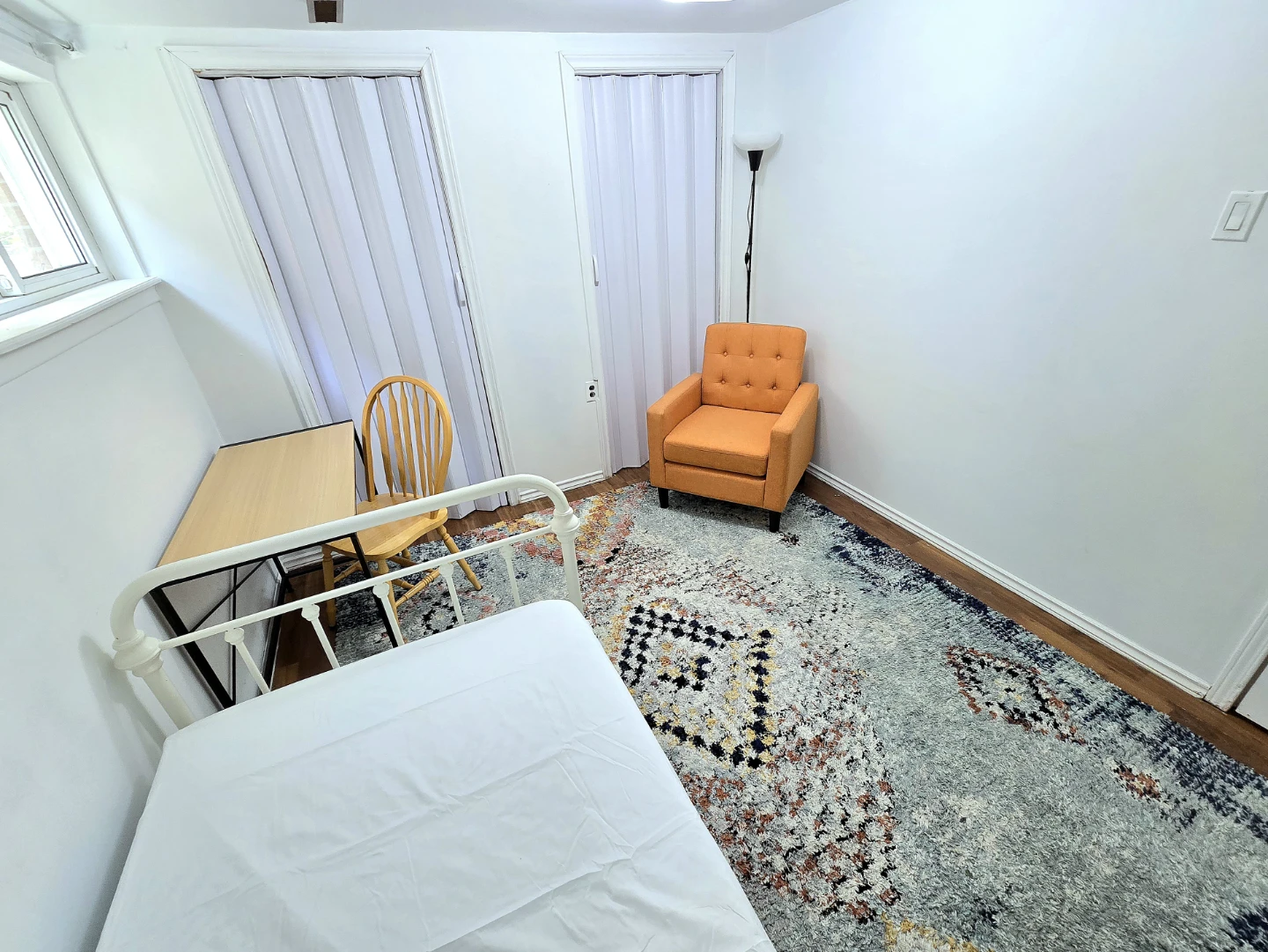 Private Room for Rent - photo 3