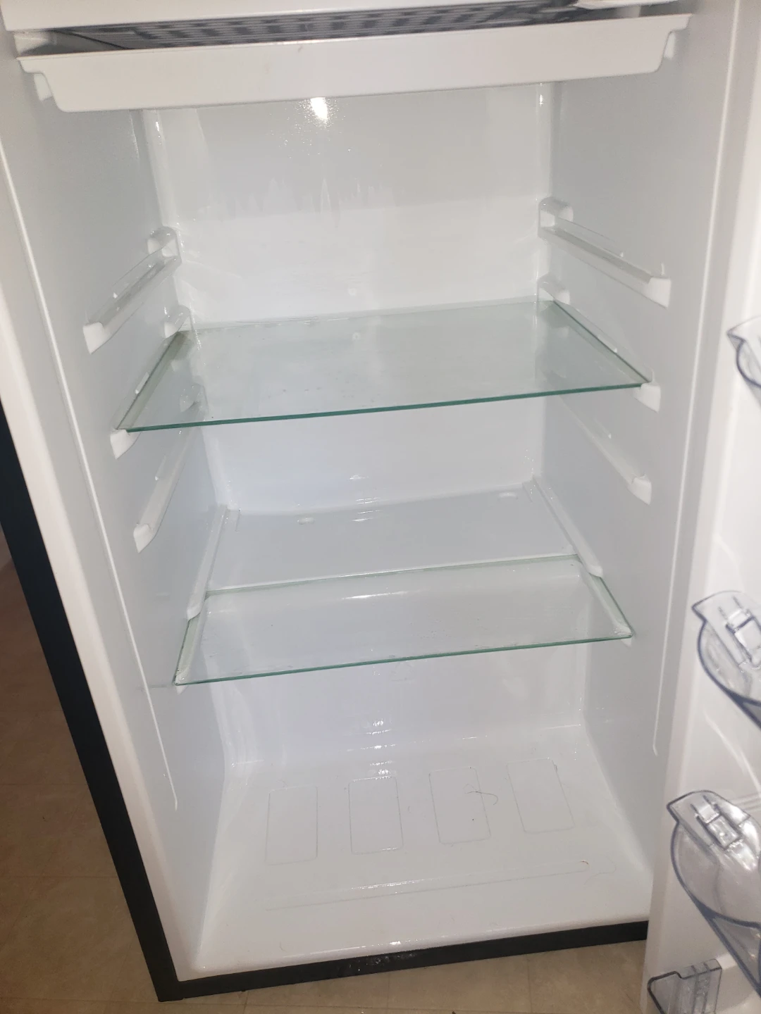 Hamilton Beach Compact Refrigerator - photo 2
