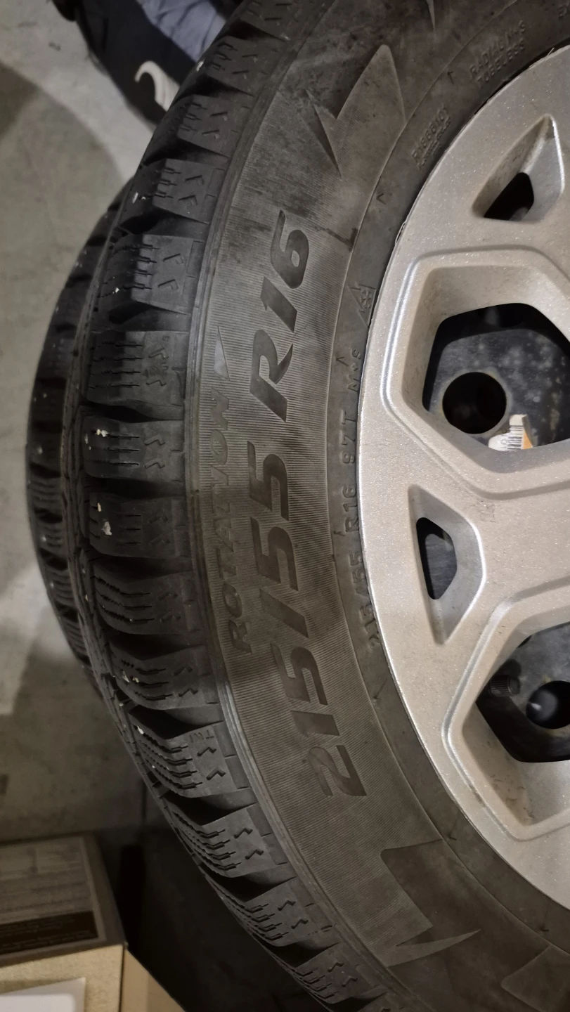 Pirelli Winter Tires 215/55 R16 - photo 5