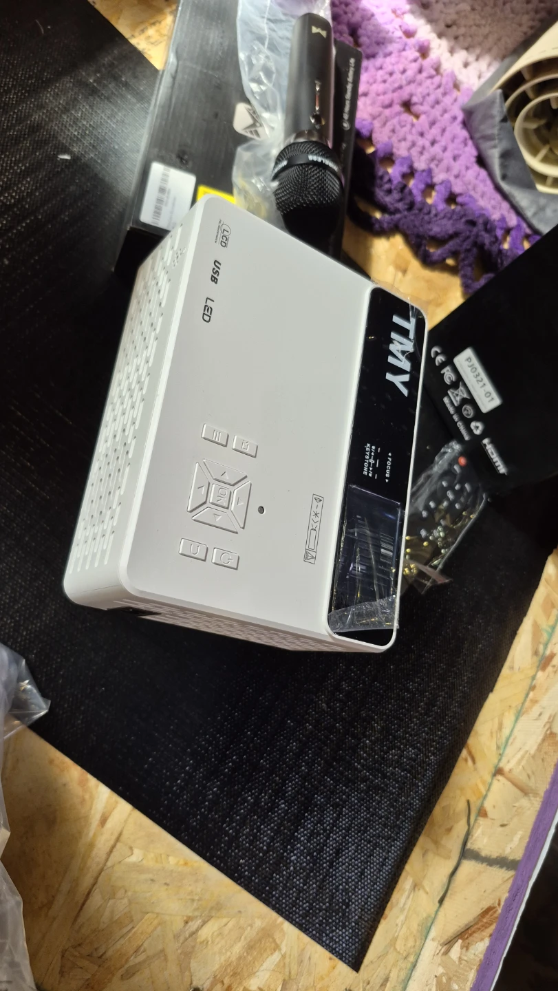 TMY Portable LED Projector - photo 3