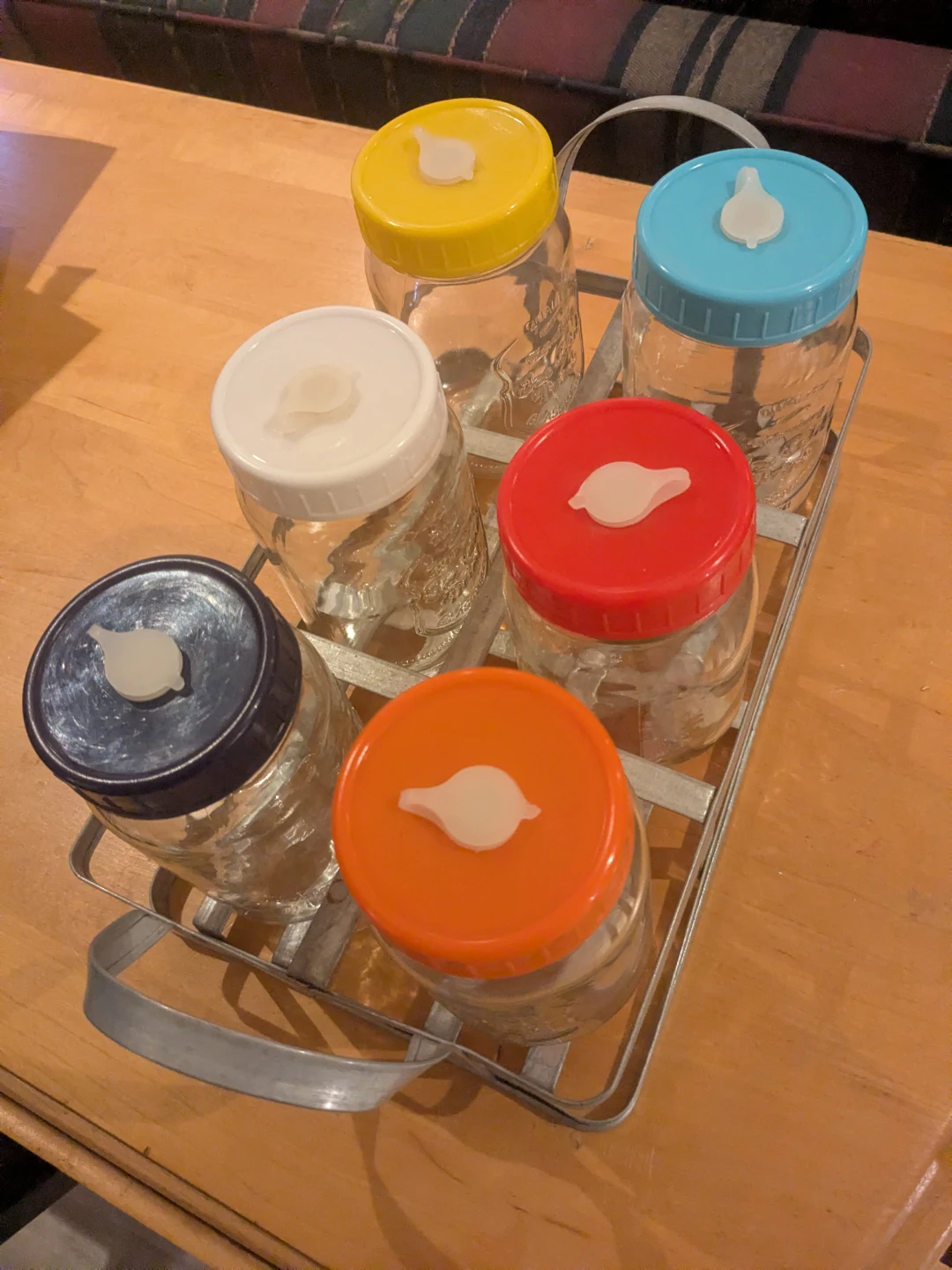 Set of 6 Mason Jars with Lids and tray