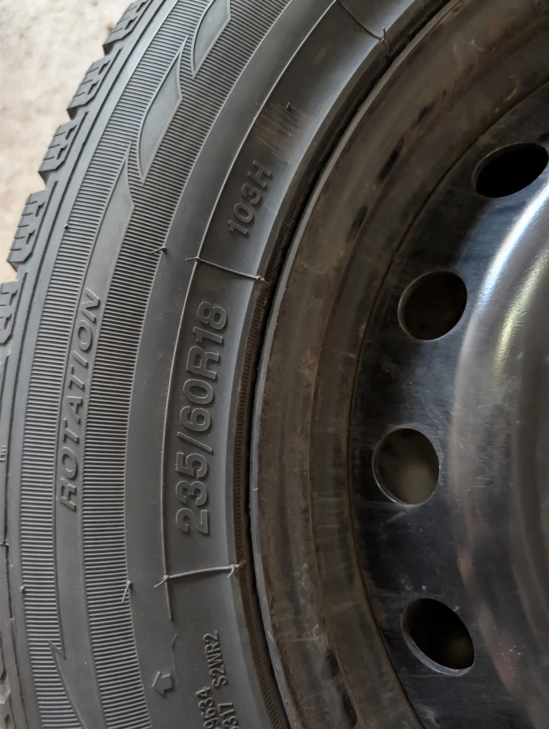 4 Used Winter Tires + Steel Rims ith TPMS – 235/60R18 - photo 2