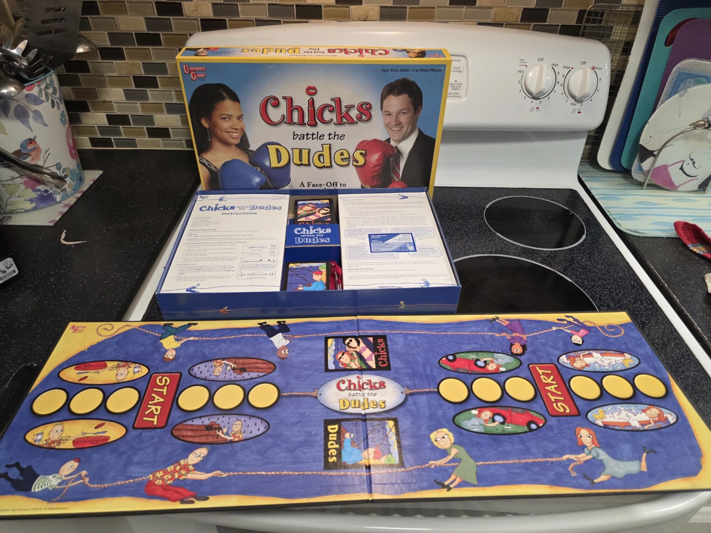 Chicks Battle the Dudes Board Game - photo 2