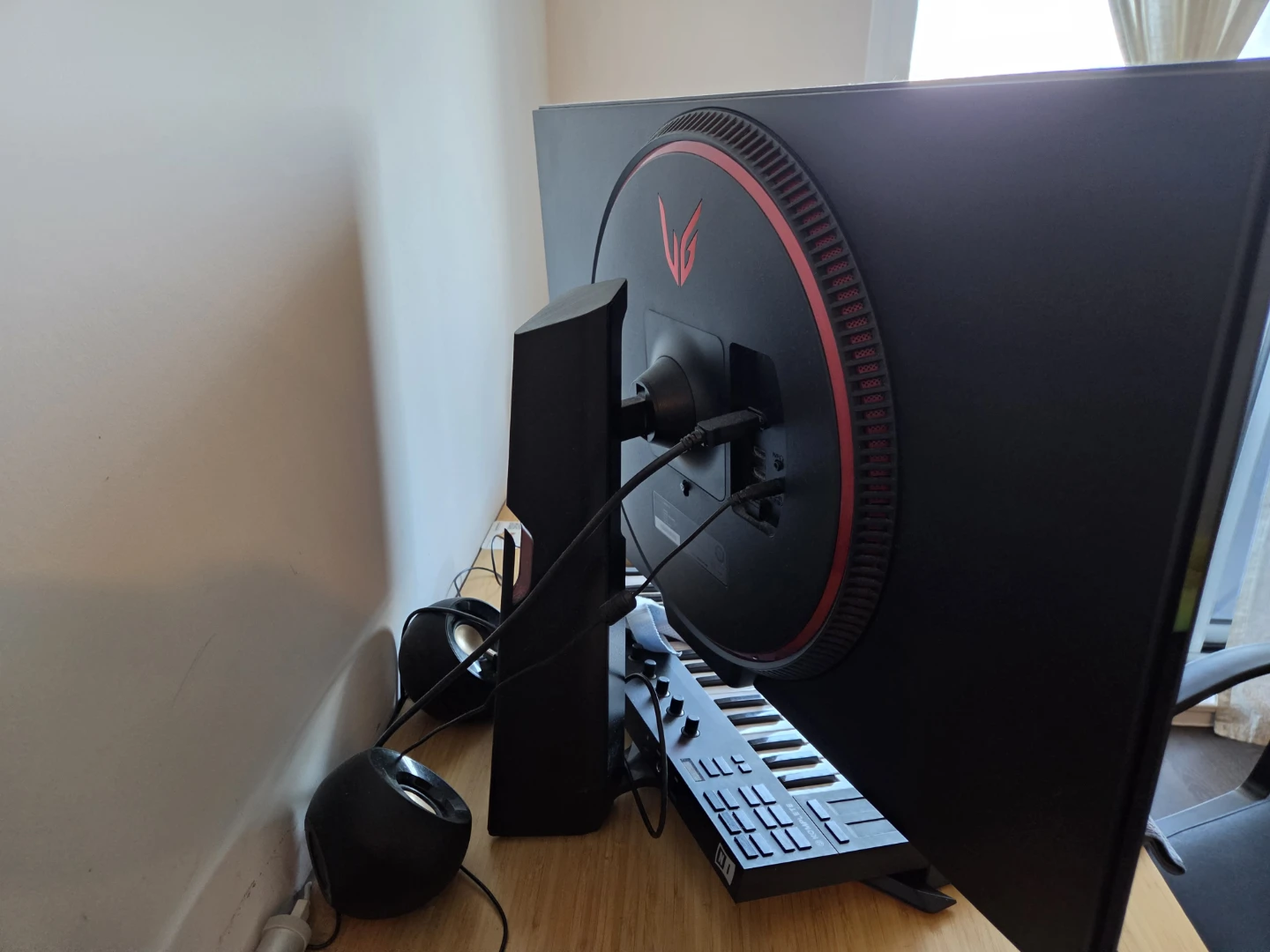 LG UltraGear 32GP83B-B 32” QHD 165Hz Gaming Monitor - photo 3