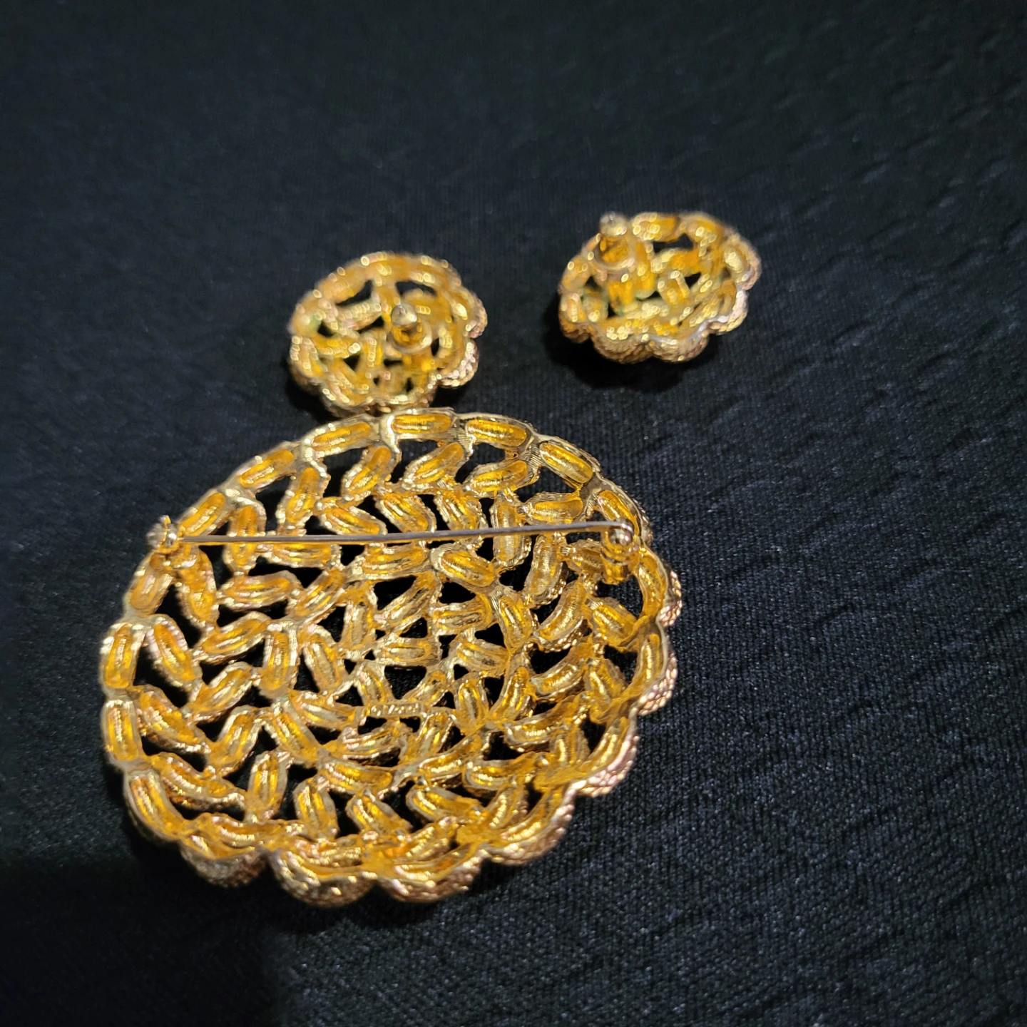 Vintage Gold-Tone Brooch and Earring Set - photo 2