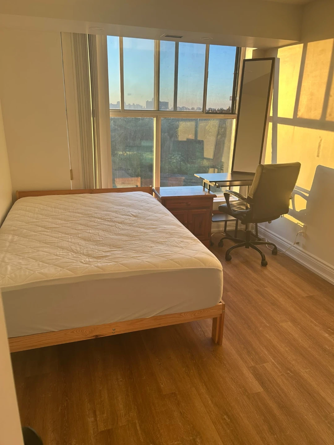 Private room for rent (Female Only) - near Guildwood GO - photo 2