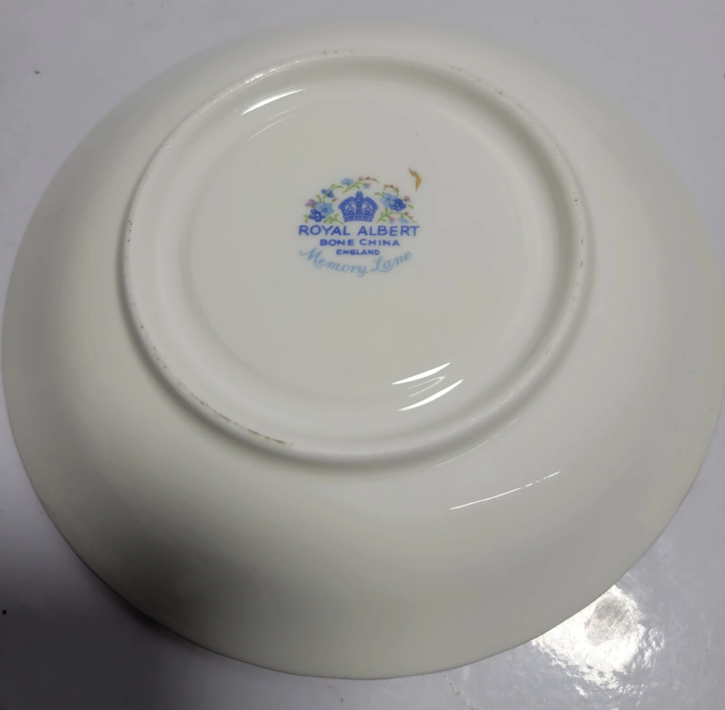 Royal Albert Memory Lane Saucer - photo 4