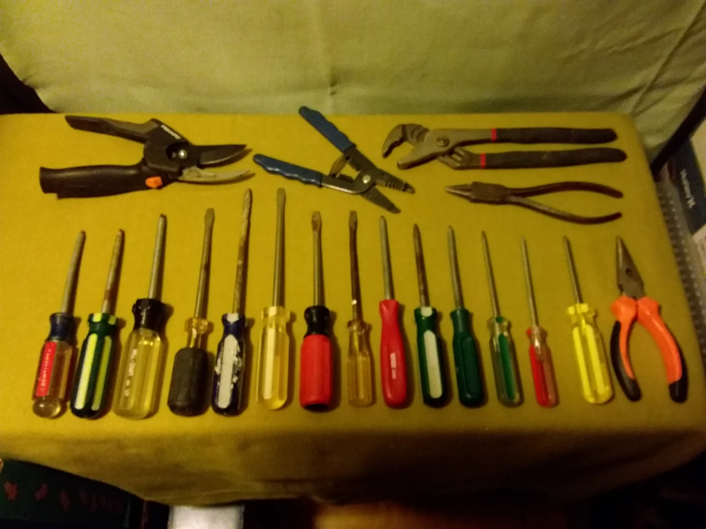 🛠️ ➡️ Hand Tools (19 Pieces)  🛠️