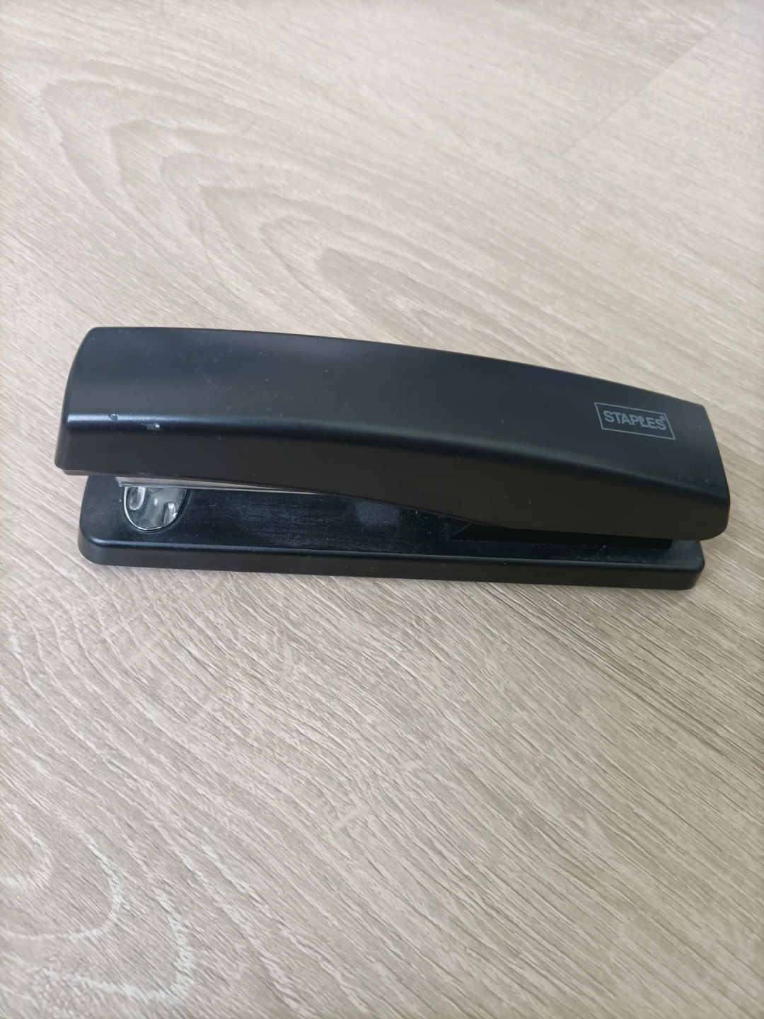 🏈Staples Desktop Stapler - Black