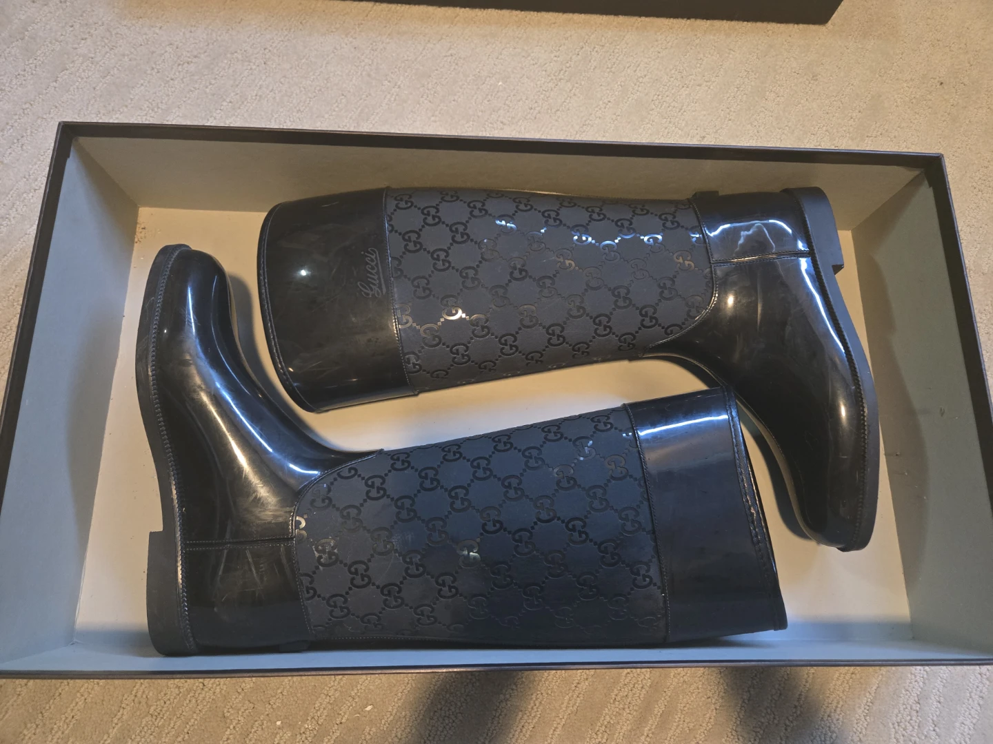 Womens size 35 Gucci Rainboots authentic