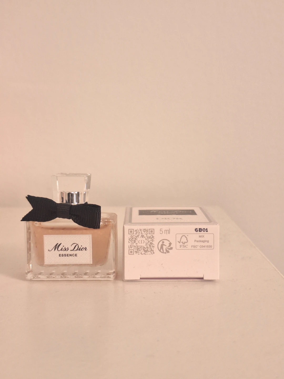 Miss Dior Essence 5ml Perfume - photo 2