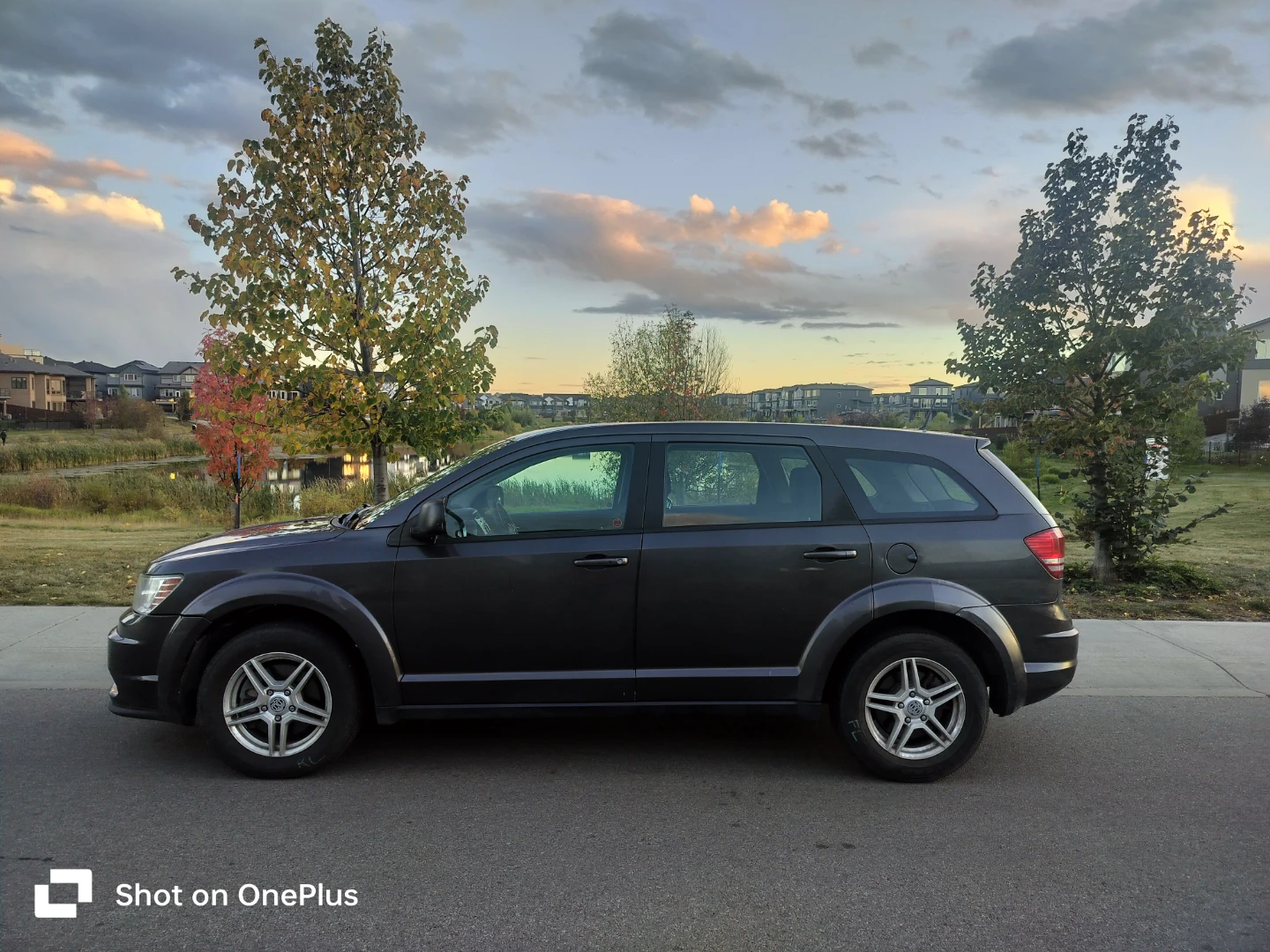 Dodge Journey 2.4 /winter tires/remote starter/accident free. - photo 2