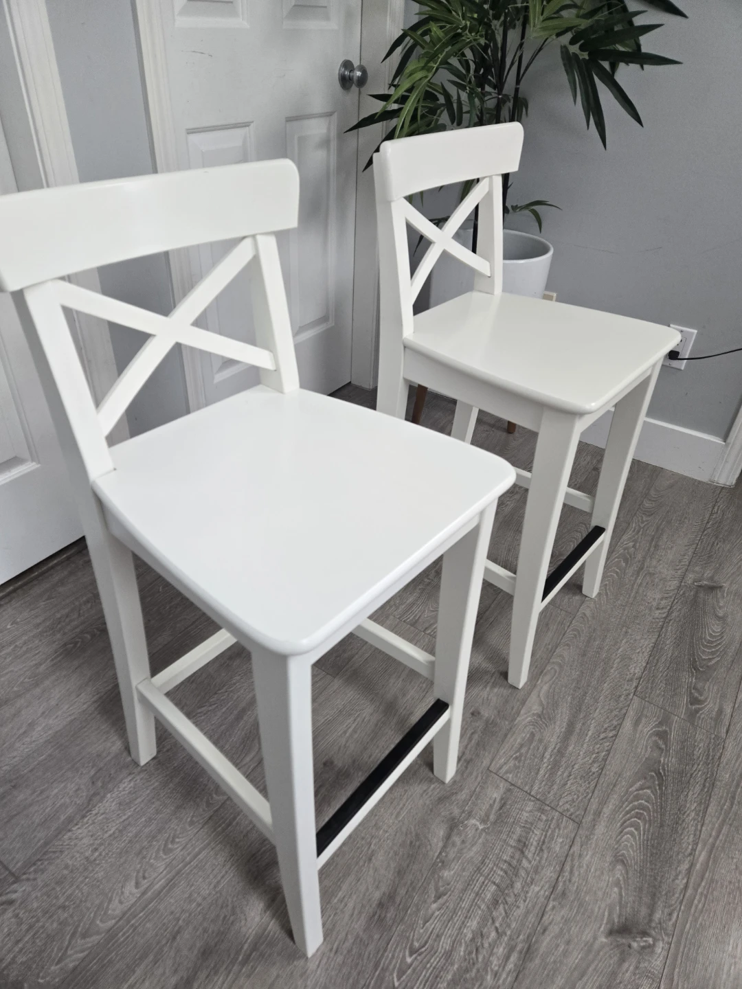 2 ikea ingolf stools - photo 3