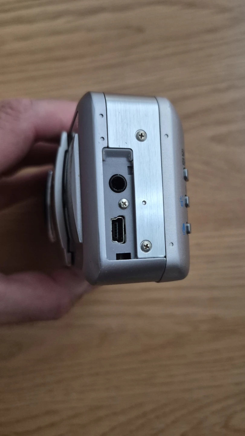 Canon PowerShot S30 Digital Camera - photo 4