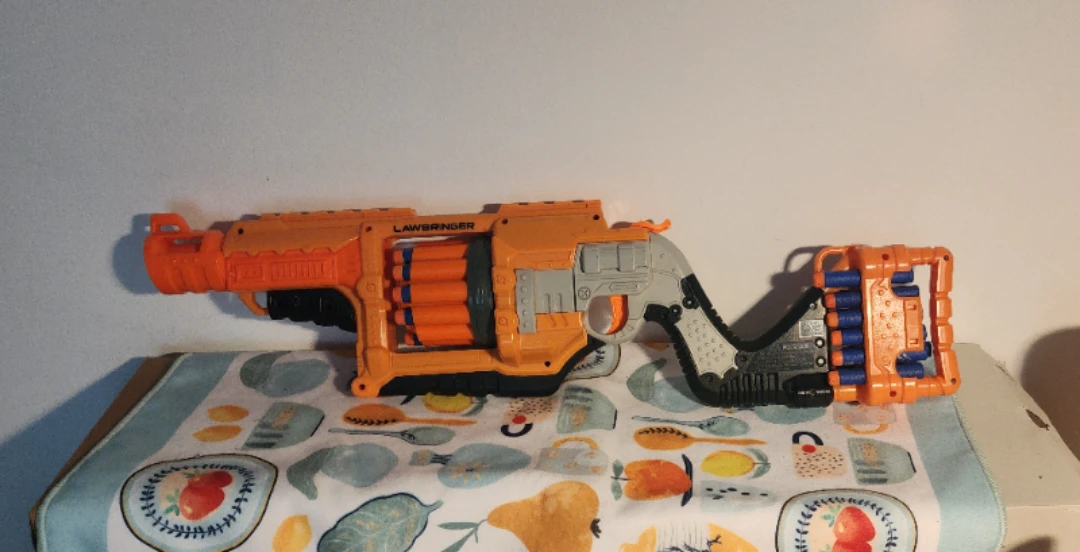 Nerf Doomlands Lawbringer Blaster