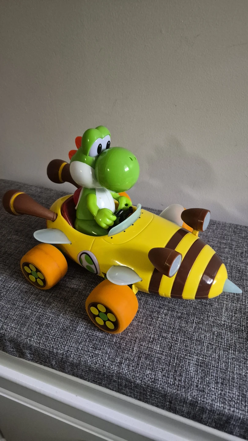 🏈Carrera RC Mario Kart Yoshi Bumble V