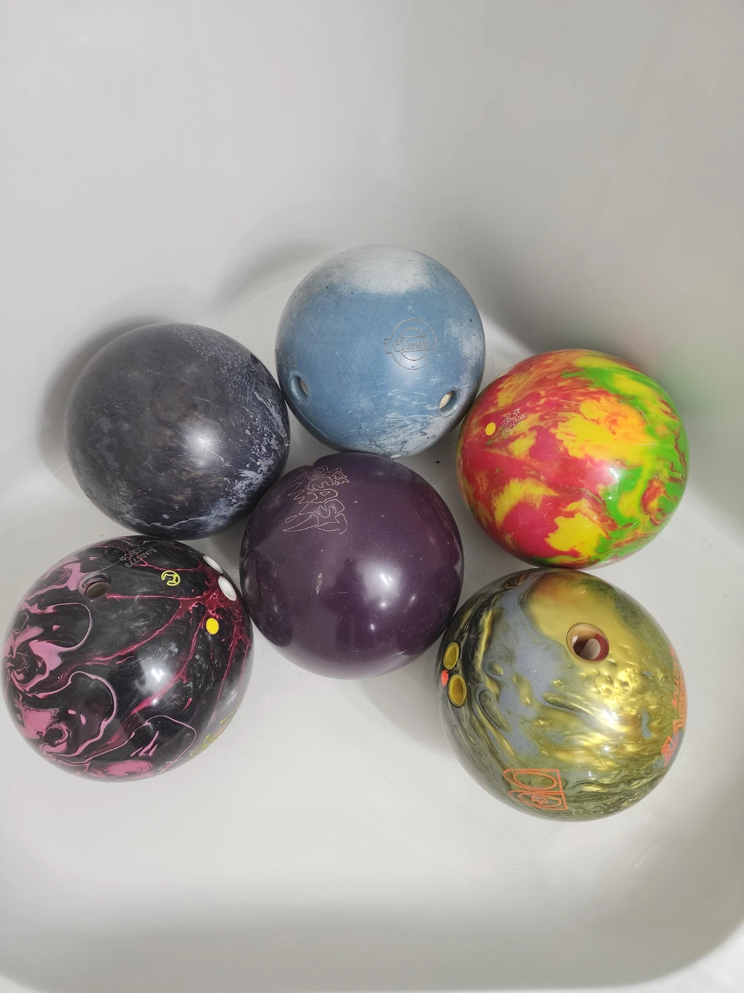 Set of 5 Bowling Balls with Carrying Case - photo 2