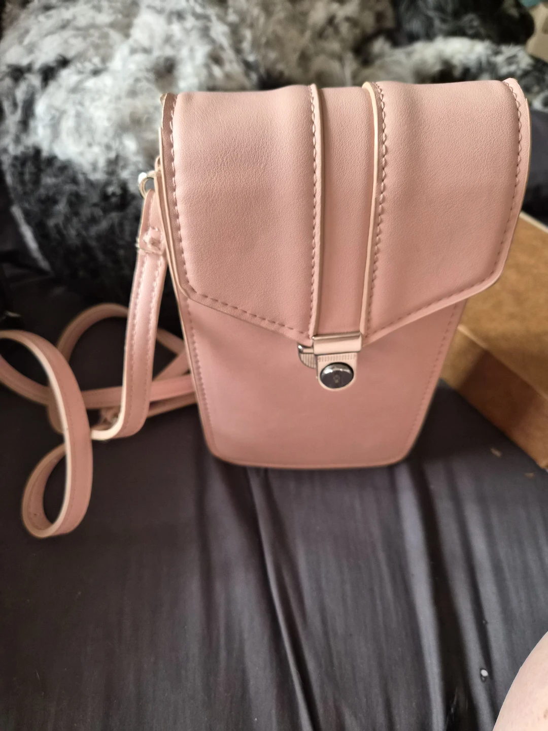 🏈Pink crossbody phone pouch