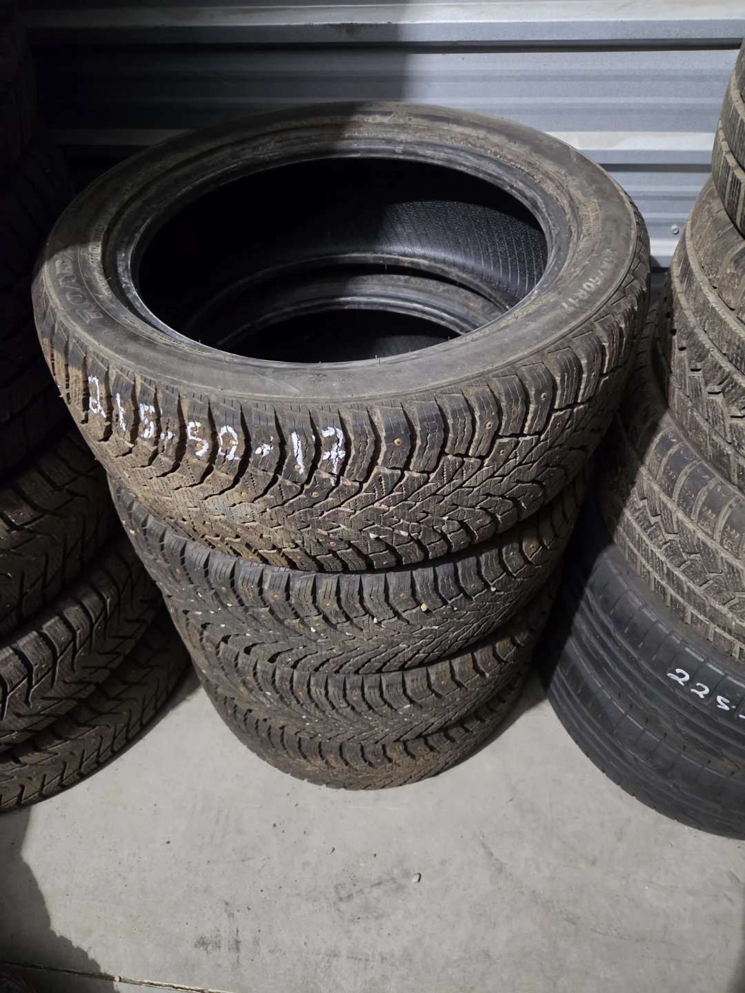 Roadx RxFrost FX11 215/50R17 Winter Tires