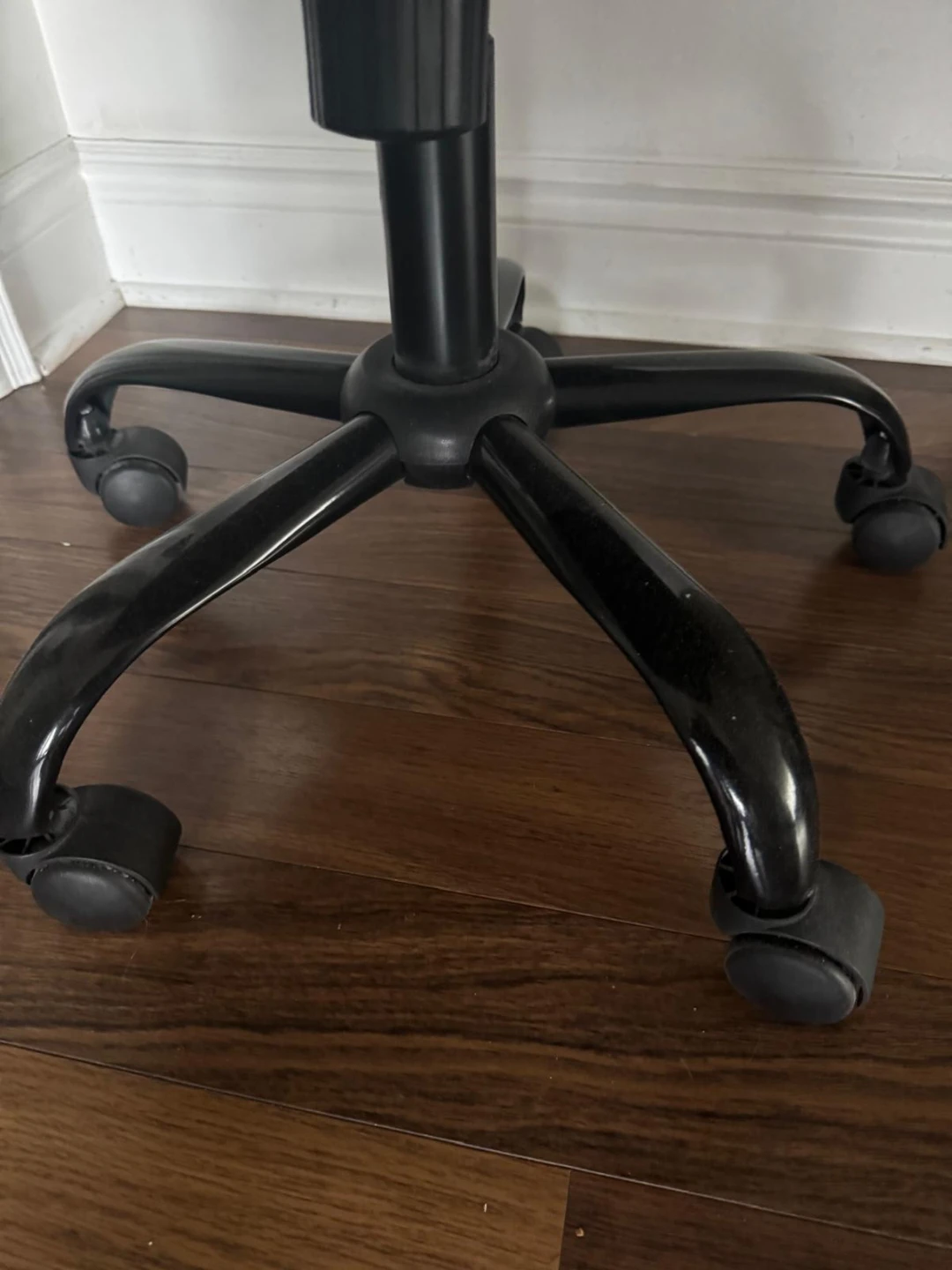 Black Mesh Office Chair - photo 3