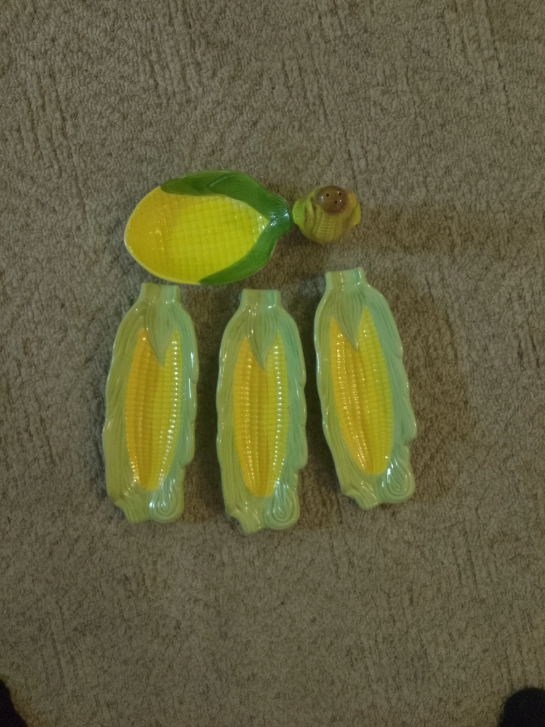 Ceramic Corn-Shaped Dish Set