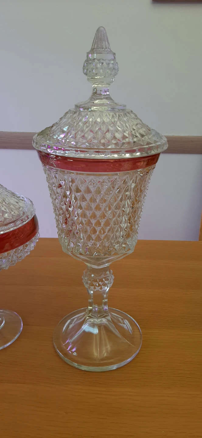 Indiana Glass Diamond Point Ruby lidded candy dishes - photo 3
