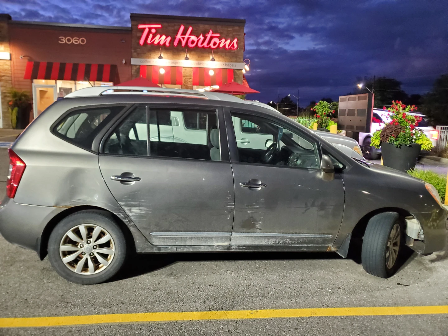 2012 Kia Rondo for parts or project - photo 3