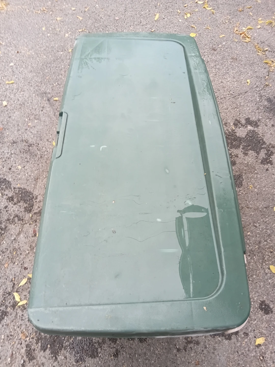 Large Rubbermaid Outdoor Durable Plastic Storage Deck Box - photo 2