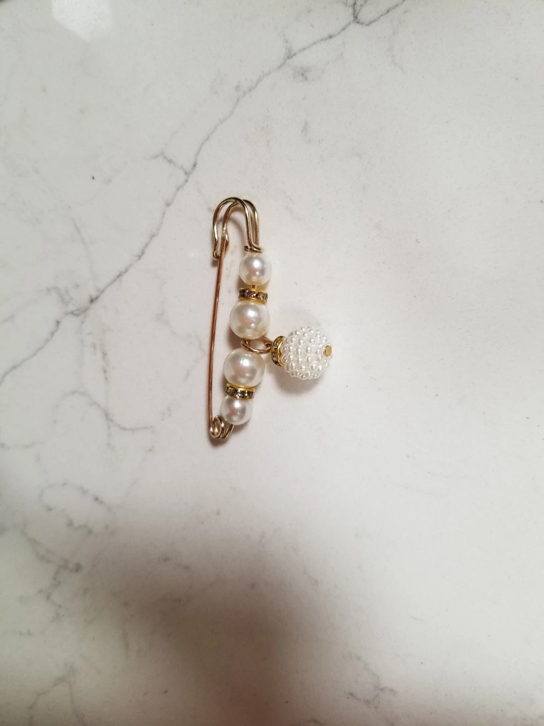 NEW Gold-tone Pearl Safety Pin Brooch🏈