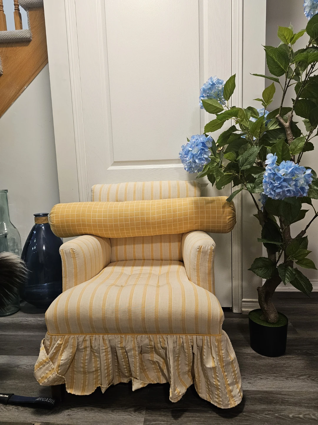 Two Vintage Upholstered Accent Chairs - photo 2