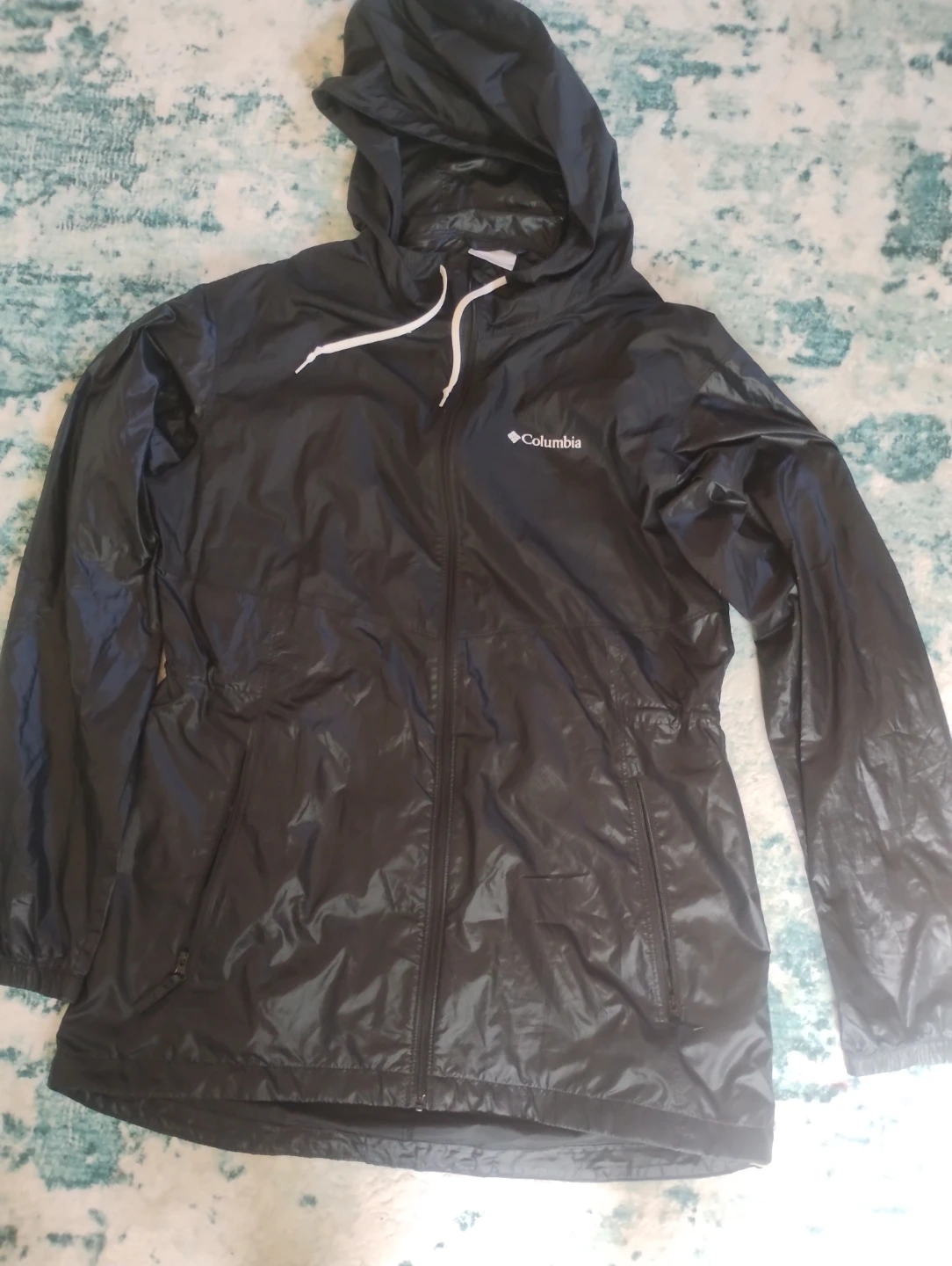 Columbia Women's Lightweight  Rain Jacket  – Size M
