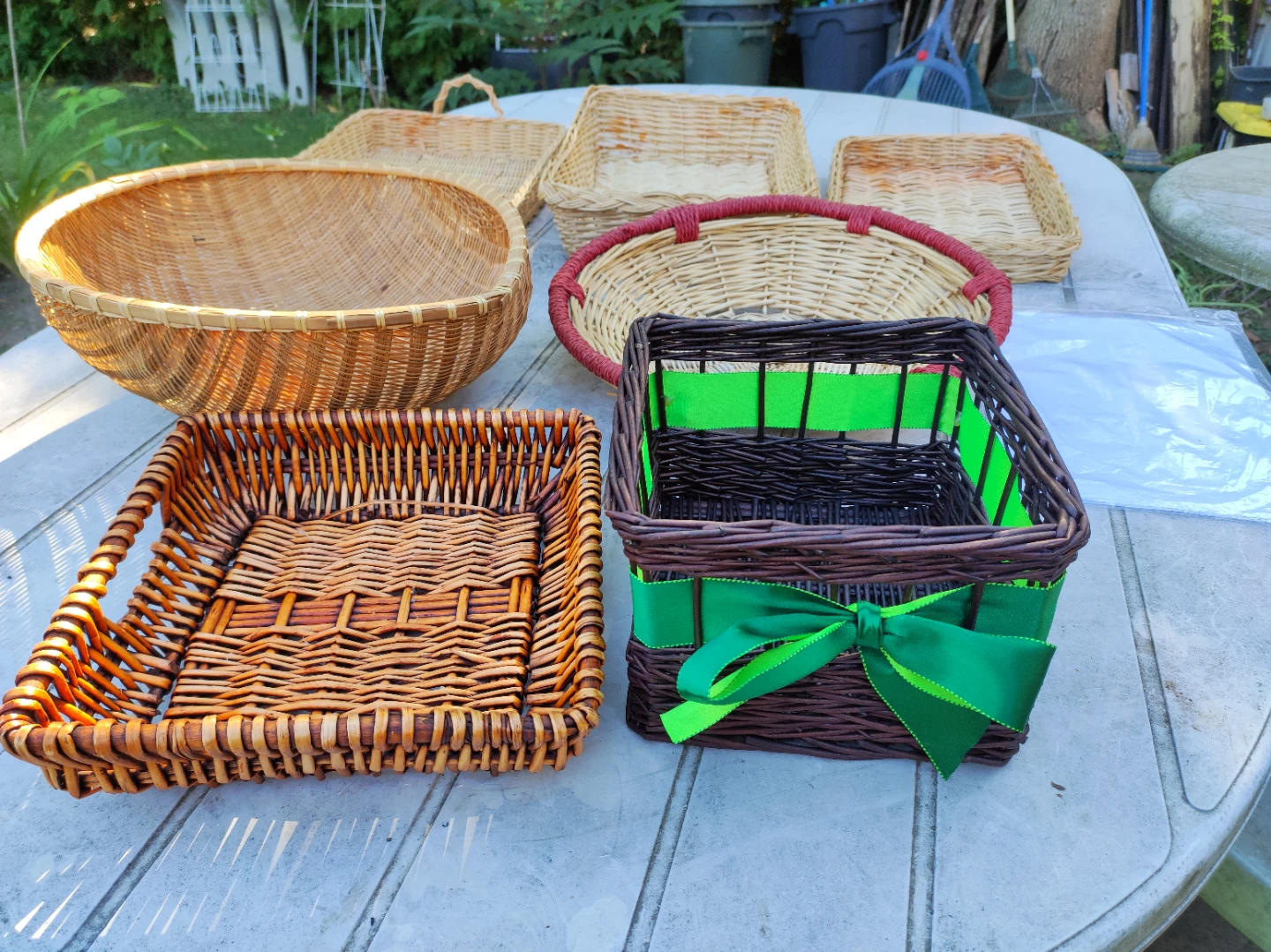 Clean Set of 7 Assorted Decorative Wicker Baskets