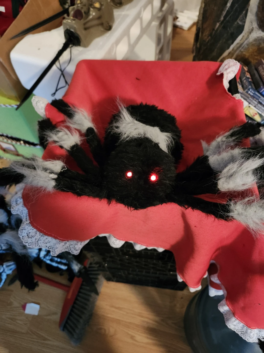 Animated Light-Up Halloween Spider Decoration - photo 2
