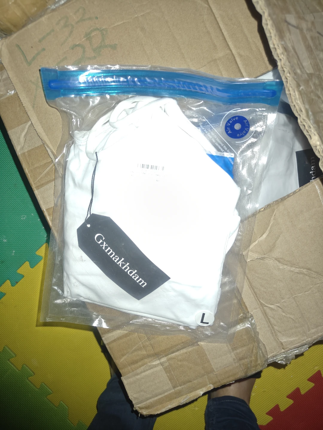 All amaAmazon items giving away must be picked up all - photo 2