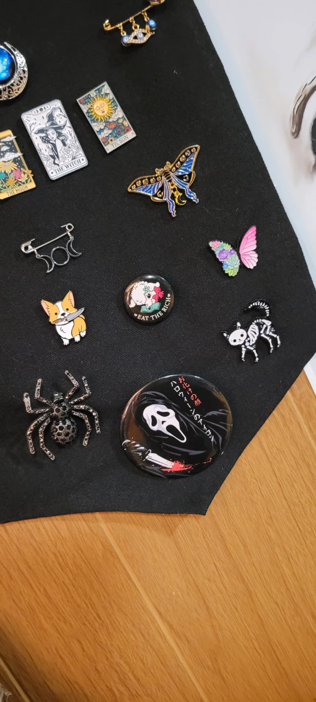 Enamel pins/safety pins - photo 5
