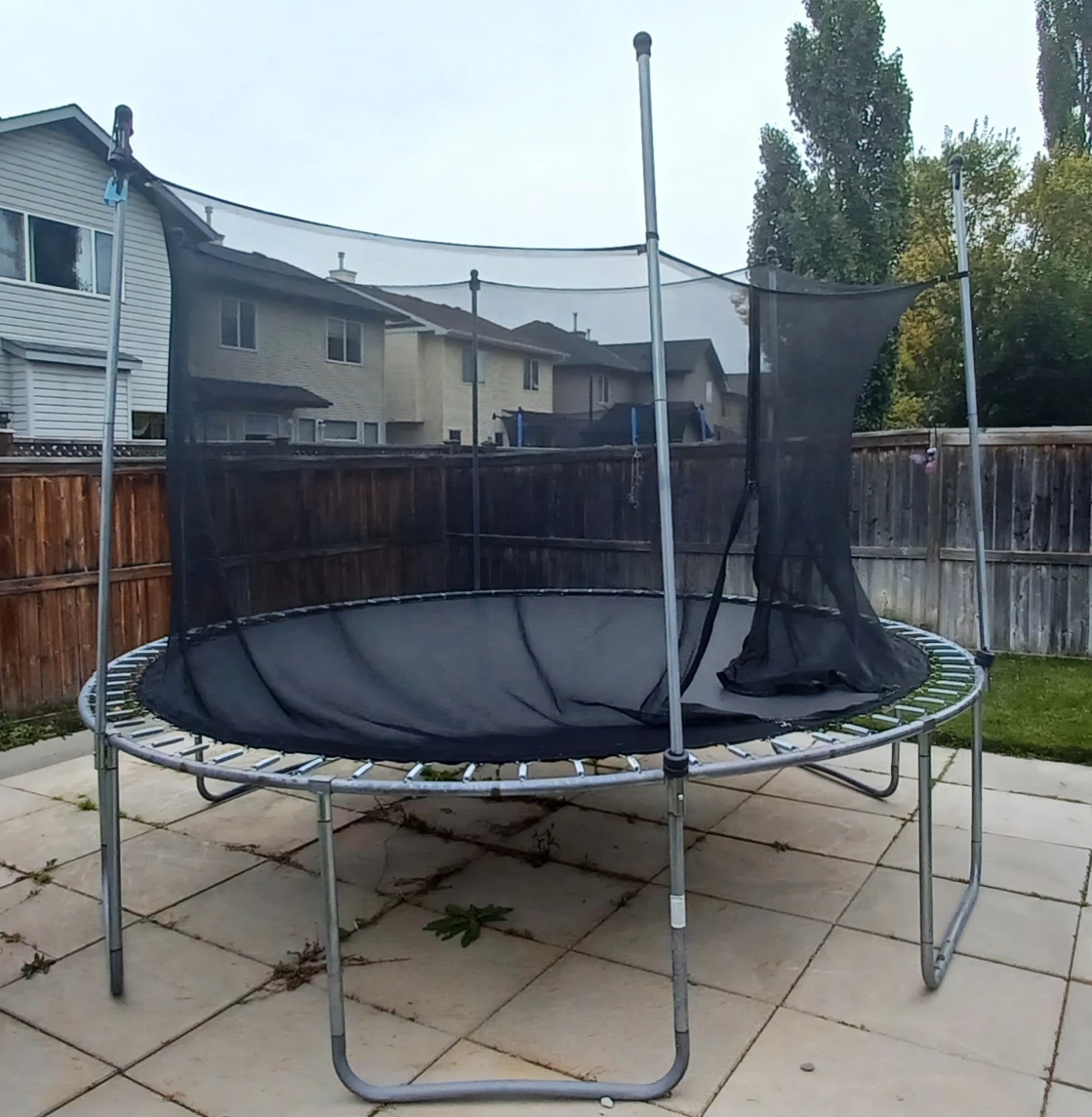 Outdoor Round Backyard Trampoline with Safety Net