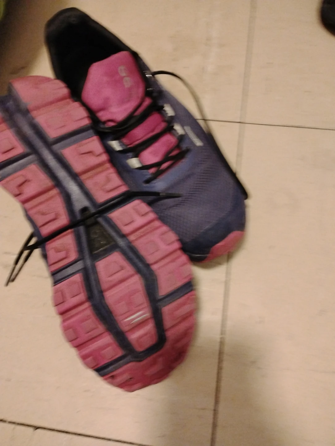 On Running Waterproof Shoes Women's Size 7 - photo 5