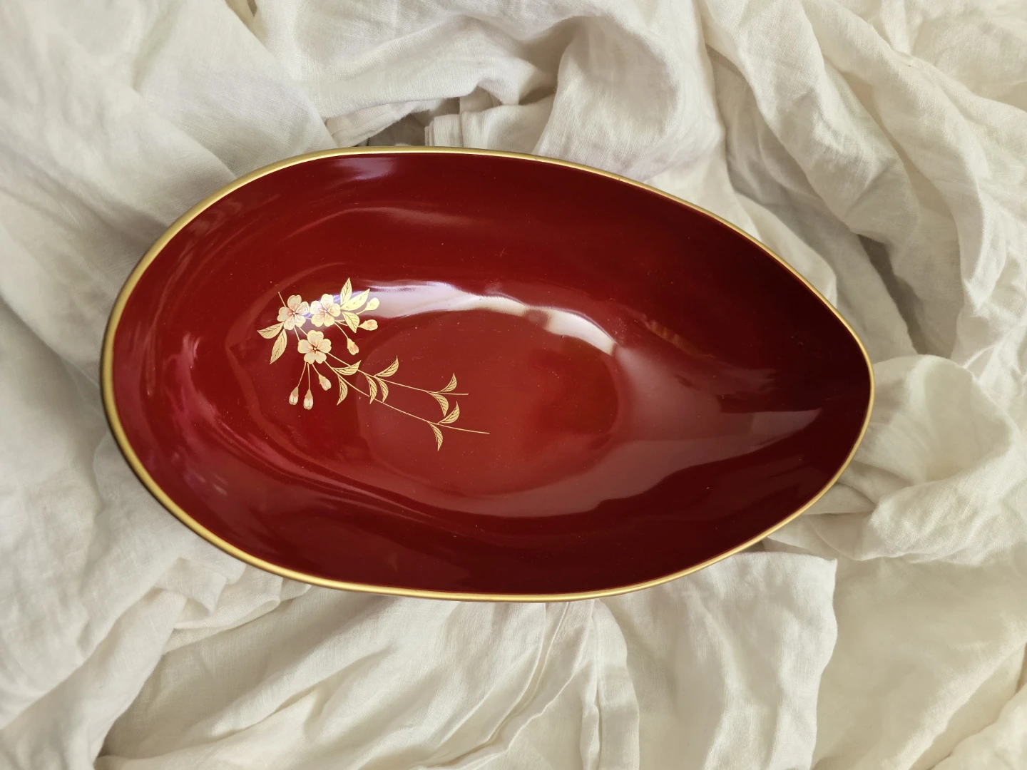 🏈Red Vintage Oval Decorative Bowl with Floral Detail Japan - photo 2