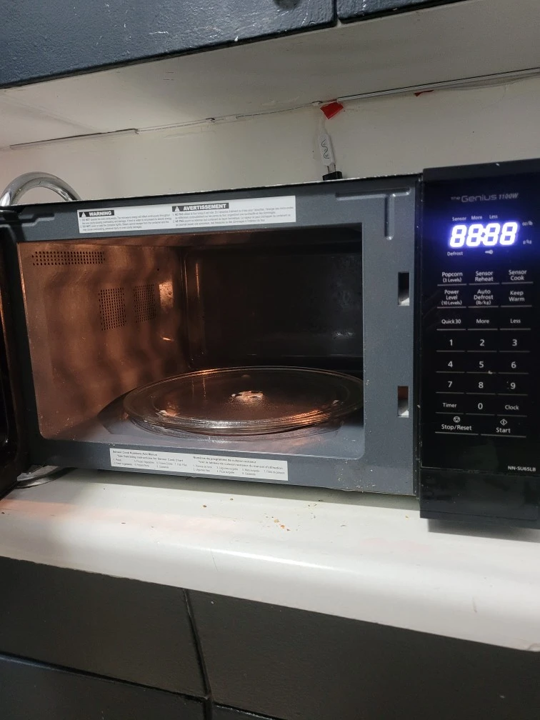 Panasonic The Genius 1100W Microwave - photo 2
