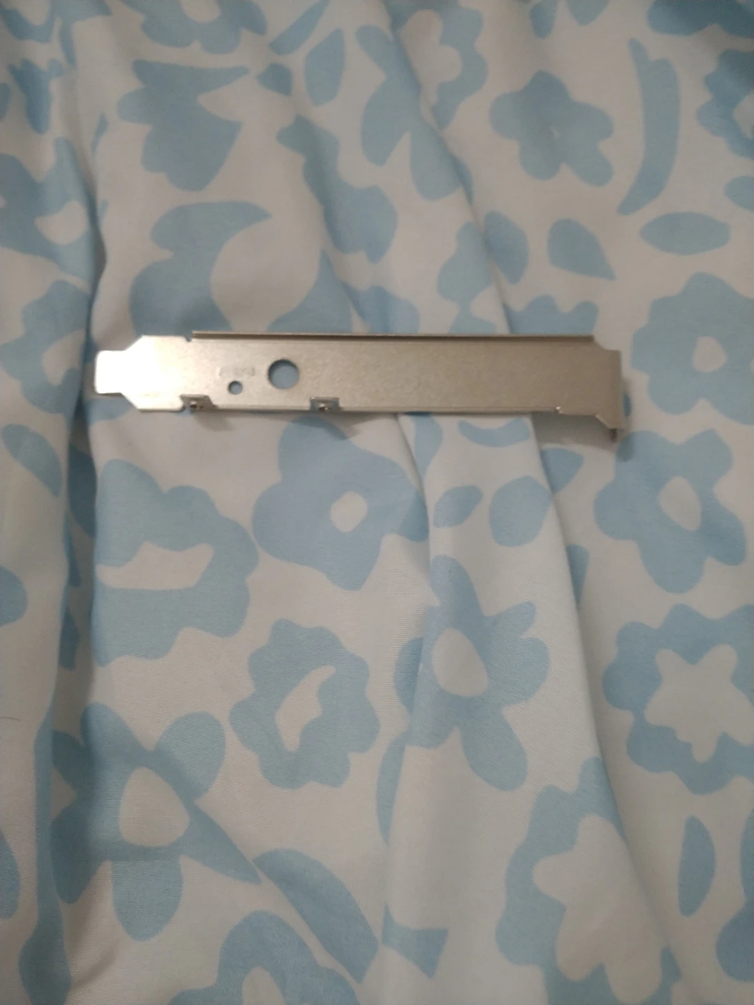 Low Profile PCIe Expansion Slot Cover - photo 2