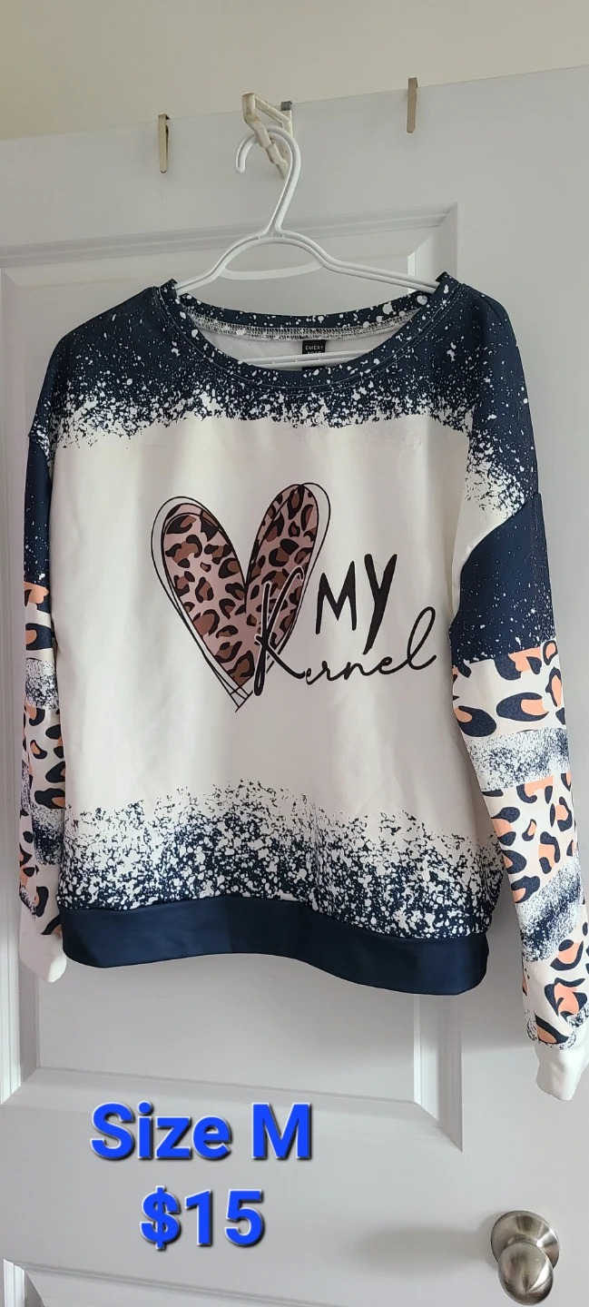 Emery Rose Leopard Heart Print Sweatshirt