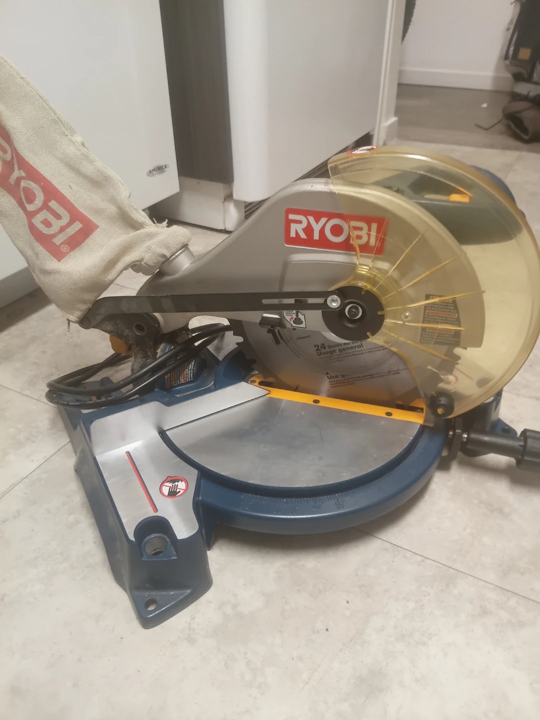 Ryobi 10-inch Compound Miter Saw