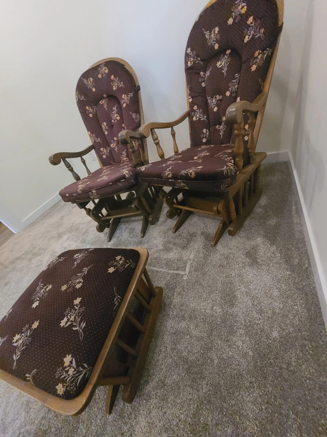 Rocking Chairs with Ottoman - photo 3