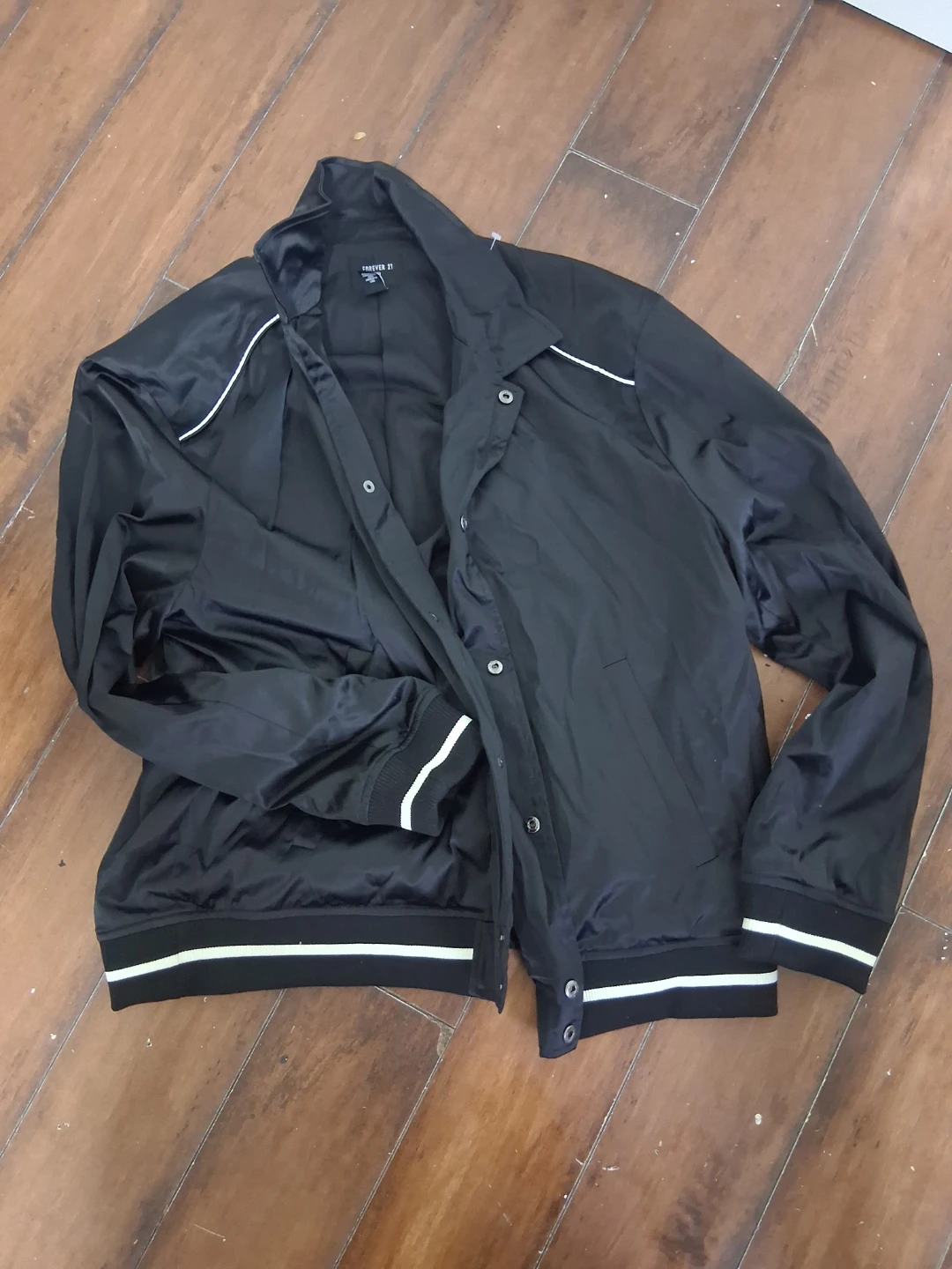 Forever 21 black bomber jacket