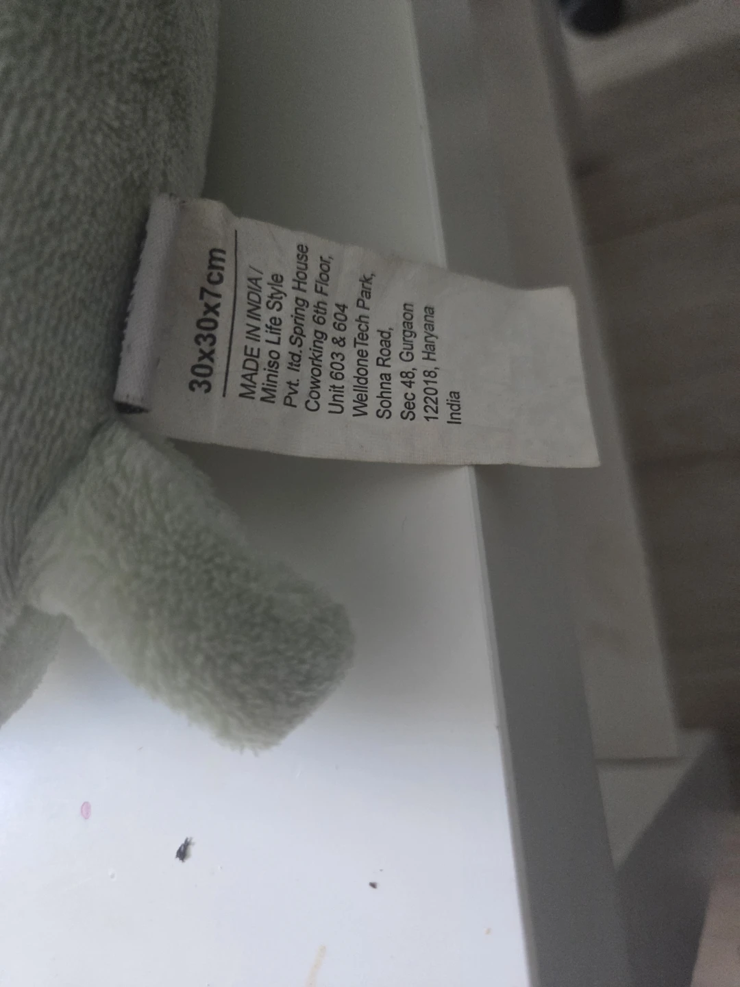 Miniso Green Neck Travel Pillow - photo 3